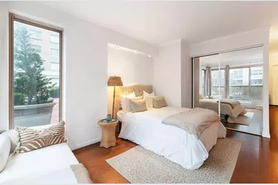 200 E 69th Street #4A, New York City, NY 10065 - Photo 2