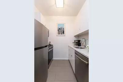 200 E 69th Street #4A, New York City, NY 10065 - Photo 4