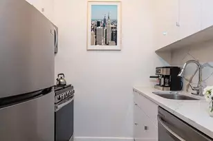 200 E 69th St, New York City, NY 10065 - Photo 4