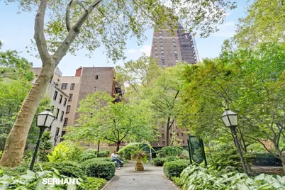 320 E 42nd Street #2301, New York City, NY 10017 - Photo 22