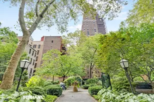 320 E 42nd St, New York City, NY 10017 - Photo 22