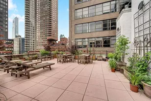 212 E 48th St, New York City, NY 10017 - Photo 8