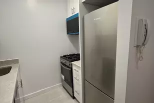 235 E 40th St, New York City, NY 10016 - Photo 2