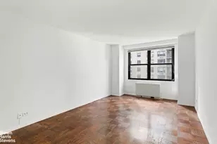 305 E 40th St, New York City, NY 10017 - Photo 4