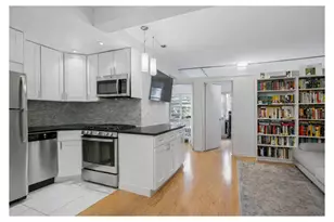 333 E 46th St, New York City, NY 10017 - Photo 2