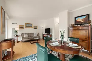 200 E 69th St, New York City, NY 10021 - Photo 2