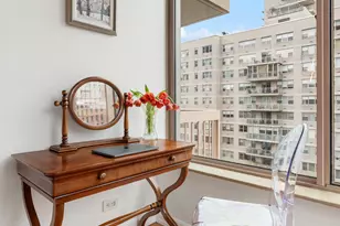 200 E 69th St, New York City, NY 10021 - Photo 14