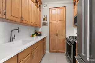 200 E 69th St, New York City, NY 10021 - Photo 10