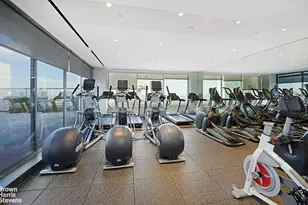 300 E 40th St, New York City, NY 10016 - Photo 12