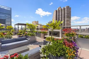 300 E 40th St, New York City, NY 10016 - Photo 16