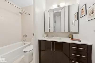 300 E 40th Street #4K, New York City, NY 10016 - Photo 8
