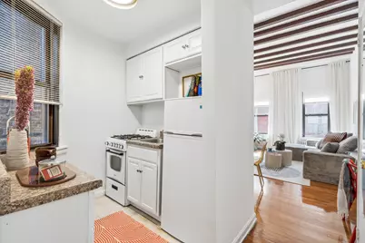 431 W 54th Street #5B, New York City, NY 10019 - Photo 4