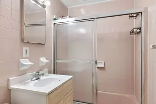 25-36 72nd St, New York City, NY 11370 - Photo 12