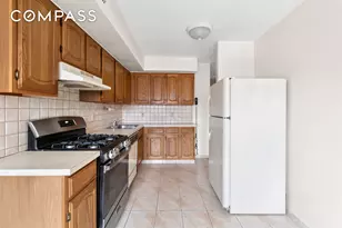 25-36 72nd St, New York City, NY 11370 - Photo 4