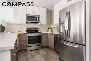 315 W 70th St, New York City, NY 10023 - Photo 4