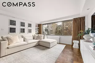315 W 70th St, New York City, NY 10023 - Photo 2