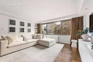 315 W 70th St, New York City, NY 10023 - Photo 2