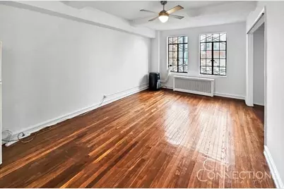 320 E 42nd Street #2004, New York, NY 10017 - Photo 4