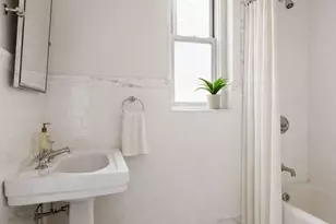 320 E 72nd St, New York City, NY 10021 - Photo 8