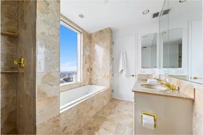 845 United Nations Plaza #53E, New York City, NY 10017 - Photo 8