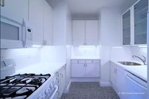 301 W 57th St, New York City, NY 10019 - Photo 32
