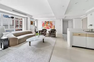 21 E 61st St, New York City, NY 10065 - Photo 2