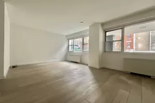 321 E 48th St, New York City, NY 10017 - Photo 14
