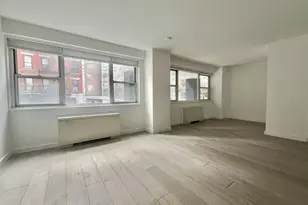 321 E 48th St, New York City, NY 10017 - Photo 6