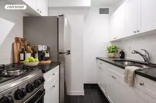 321 E 48th St, New York City, NY 10017 - Photo 4