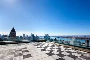 322 W 57th St, New York City, NY 10019 - Photo 16