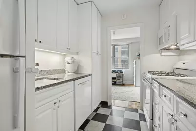 155 W 68th Street #804, New York, NY 10023 - Photo 4