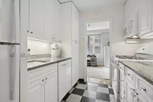 155 W 68th St, New York, NY 10023 - Photo 4