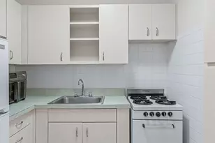 185 Hall St, New York City, NY 11205 - Photo 4