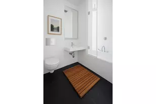 165 Charles St, New York City, NY 10014 - Photo 6