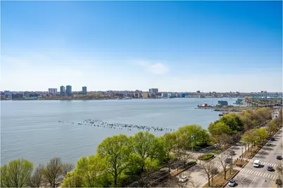 165 Charles Street #22, New York City, NY 10014 - Photo 14