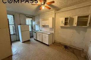 320 W 47th St, New York City, NY 10036 - Photo 1