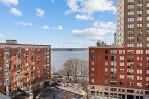 300 Rector Pl, New York City, NY 10280 - Photo 10