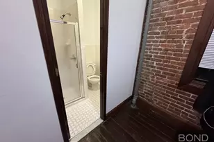 355 W 47th St, New York City, NY 10036 - Photo 4