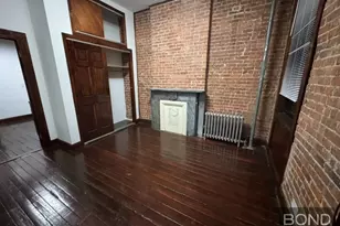 355 W 47th St, New York City, NY 10036 - Photo 2