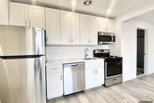 45 W 81st St, New York City, NY 10024 - Photo 2