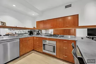 32 E 76th St, New York City, NY 10021 - Photo 2