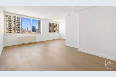 561 10th Avenue #35B, New York City, NY 10036 - Photo 2