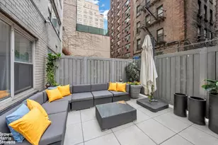 321 E 48th St, New York City, NY 10017 - Photo 1