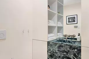 346 W 22nd St, New York City, NY 10011 - Photo 10