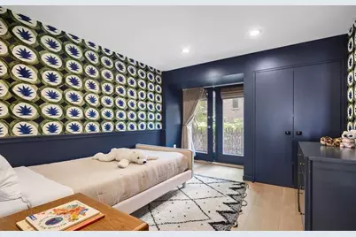 346 W 22nd Street #2, New York City, NY 10011 - Photo 8