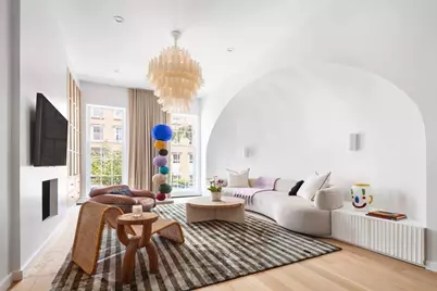 346 W 22nd Street #2, New York City, NY 10011 - Photo 2