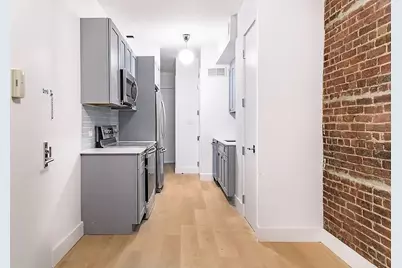 46-32 Vernon Boulevard #2L, Long Island City, NY 11101 - Photo 2