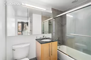 242 E 25th St, New York, NY 10010 - Photo 6