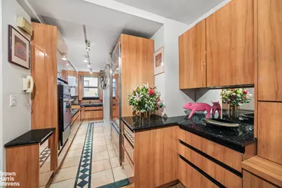 4 E 70th Street #7C, New York City, NY 10021 - Photo 4