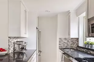 159 W 53rd St, New York City, NY 10019 - Photo 8